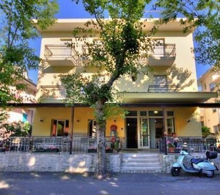 Hotel Cannes Rimini Zewnętrze zdjęcie