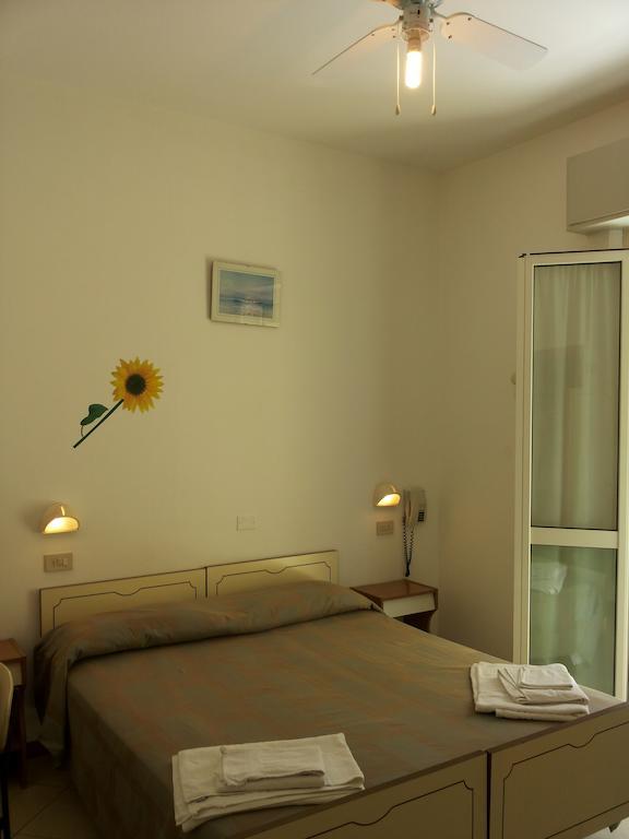 Hotel Cannes Rimini Pokój zdjęcie