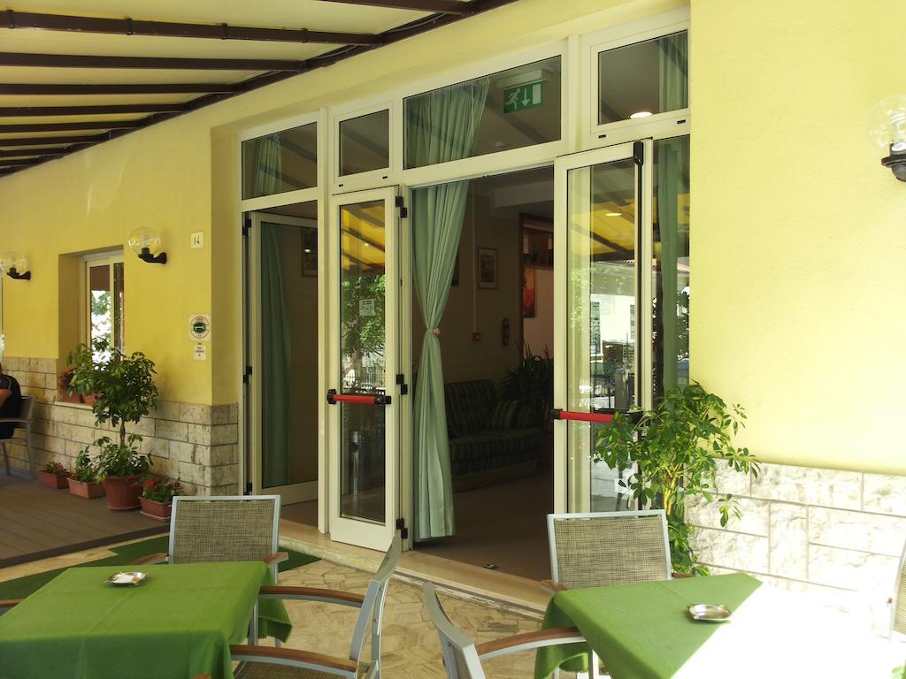 Hotel Cannes Rimini Zewnętrze zdjęcie